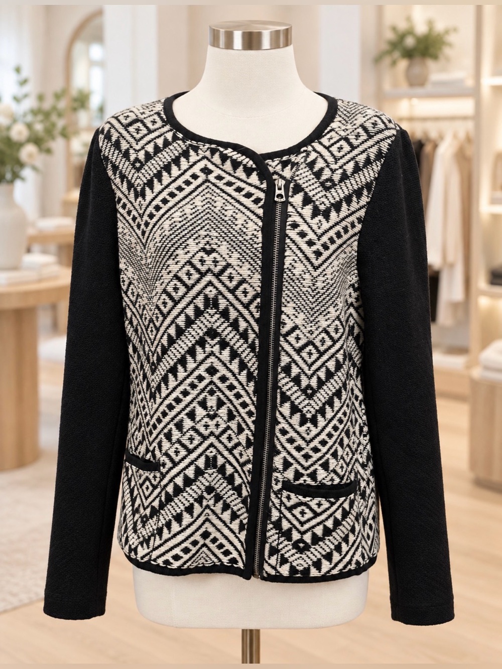 Lucky brand sweater size large black/white sweater